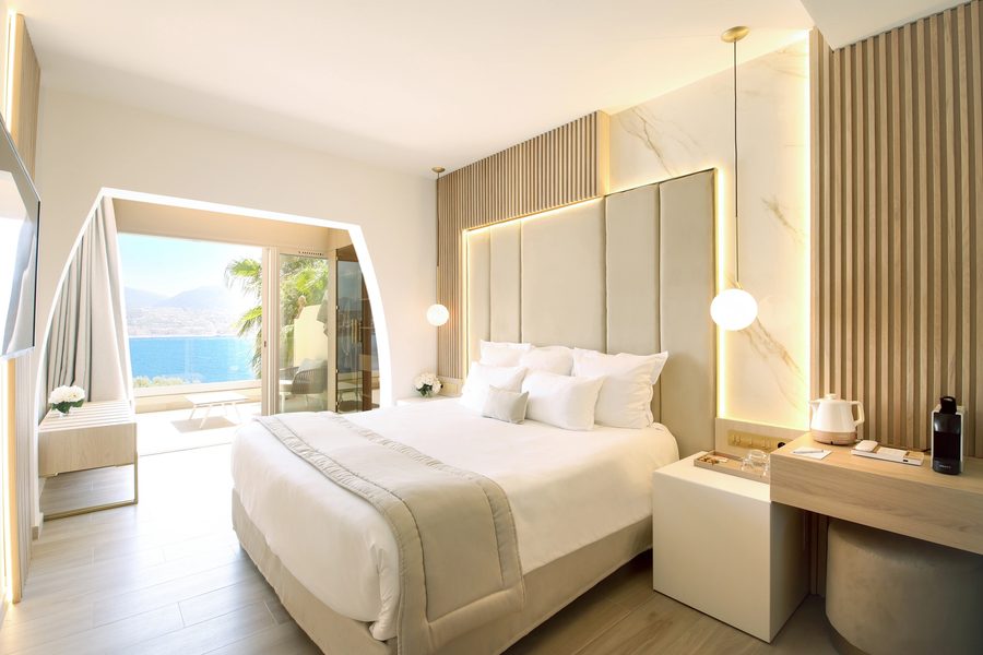 Chambre HM Literie avec lit casher et vue sur la mer